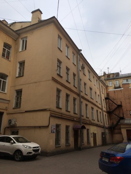 Продажа нежилого здания в историческом центре Петербурга