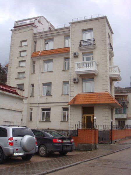 Продажа офисно-жилого здания, г. Севастополь